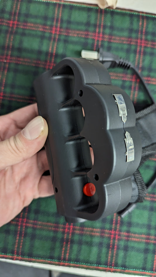 Blast Knuckle Stun Gun w/ LED Flashlight