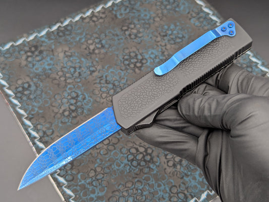 LIGHTNING 2.0 D/A OTF KNIFE BLUE FAUX DAMASCUS