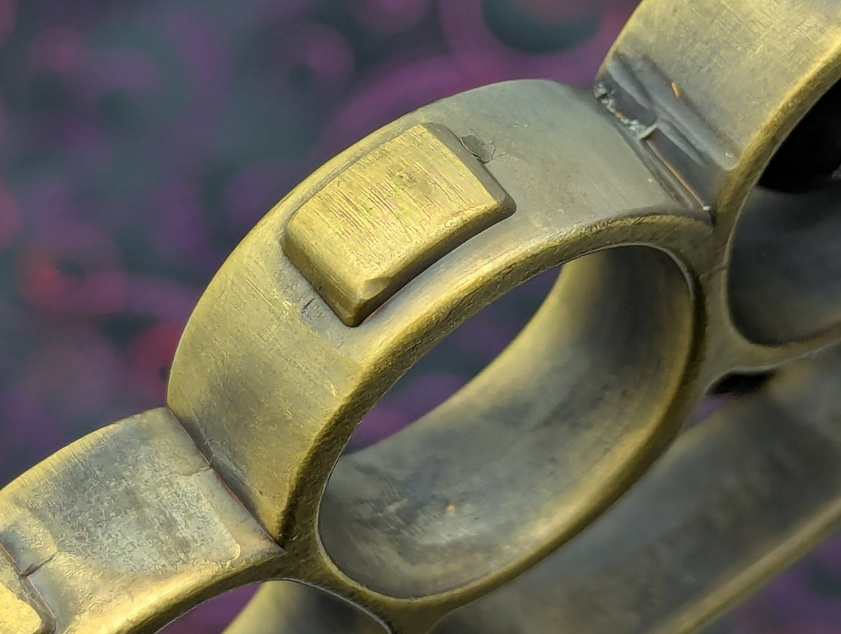 ANTIQUE BRONZE ULTRA SQUARE TOP BRASS KNUCKLE DUSTER