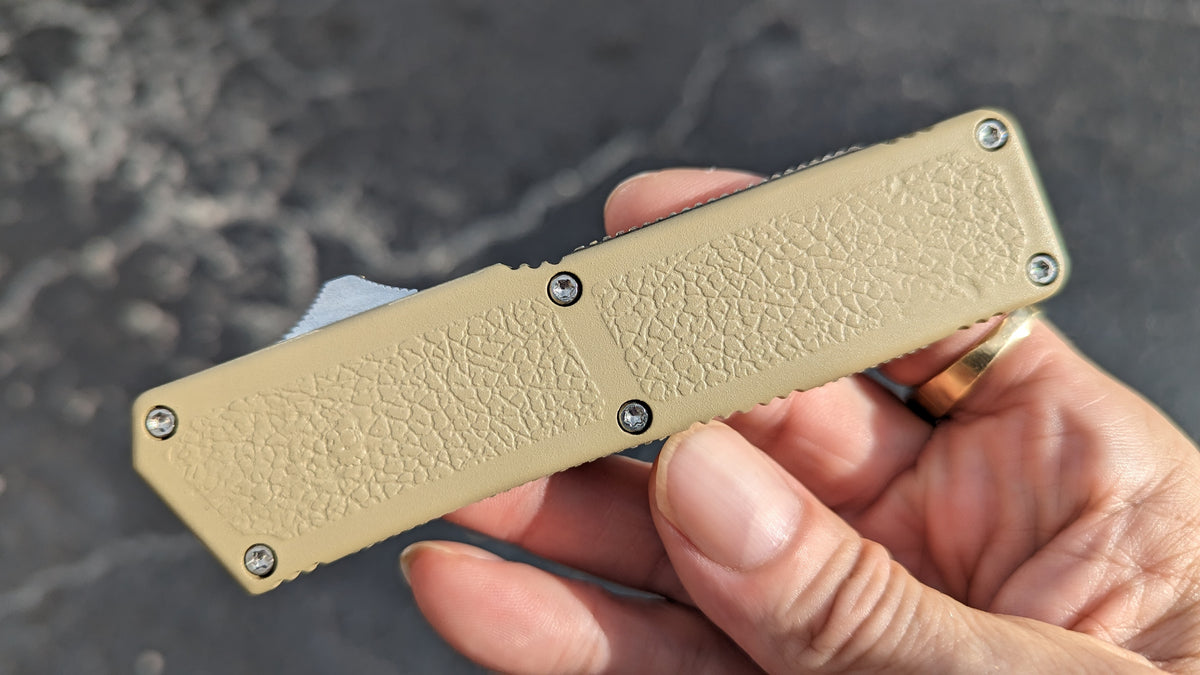 TAIWAN LIGHTNING OTF KNIFE SAND 2-TONE PLAIN EDGE DROP POINT BLADE