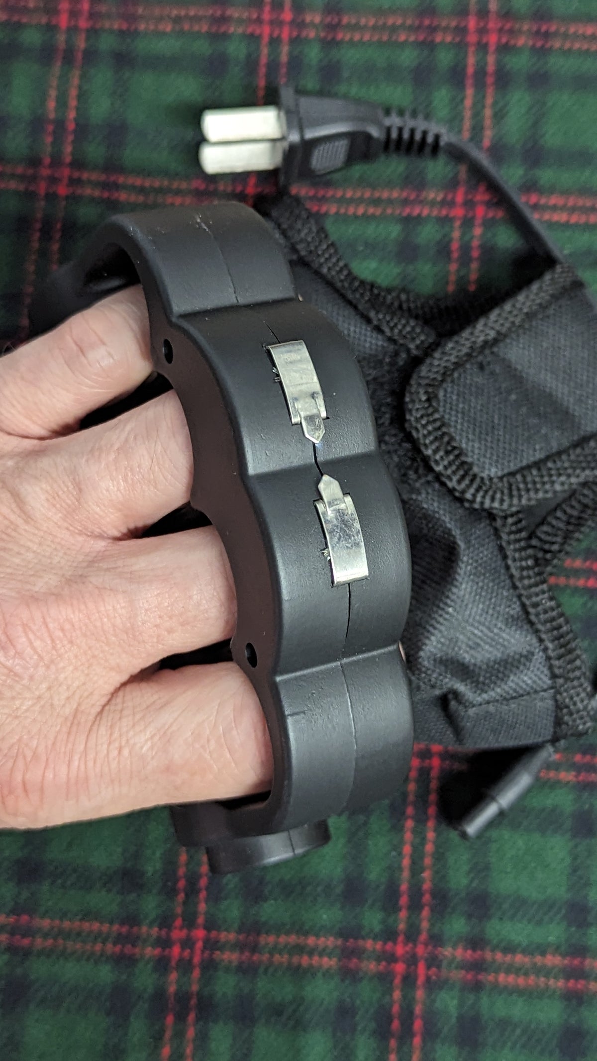 Blast Knuckle Stun Gun w/ LED Flashlight
