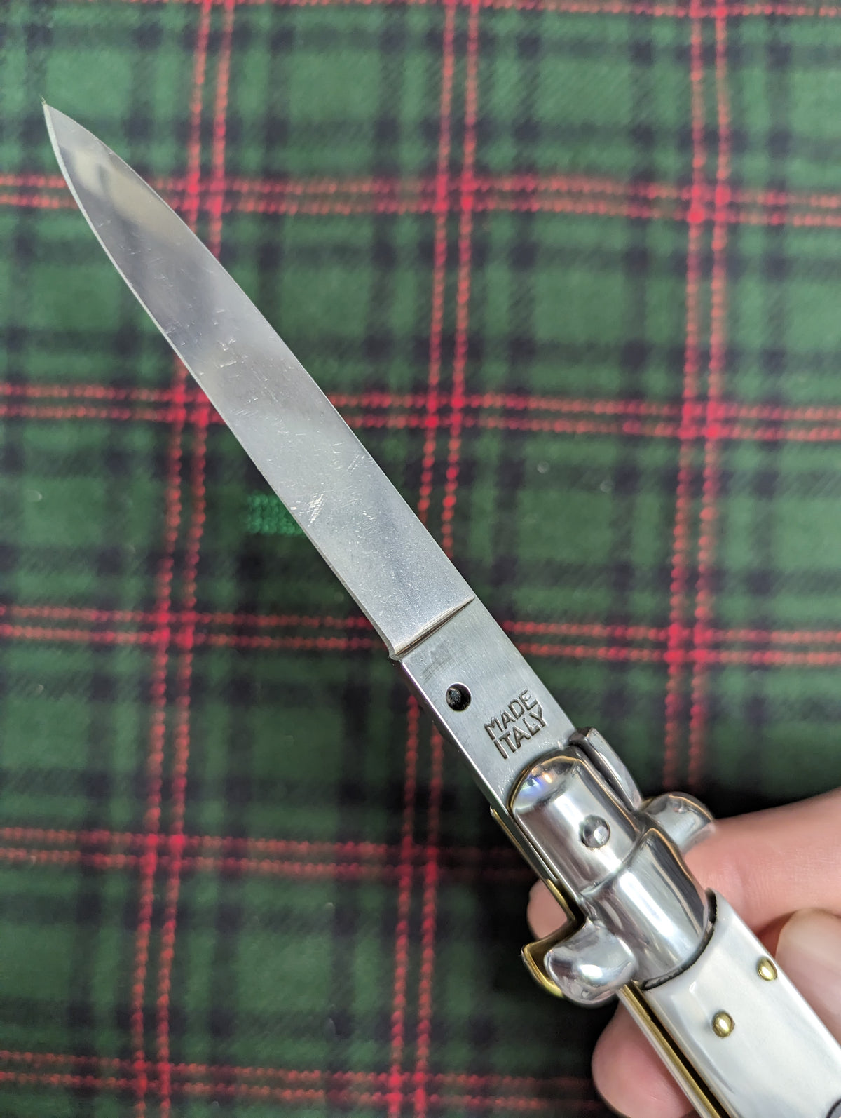 9" OL Imitation White Pearl Flat Grind Italian Stiletto