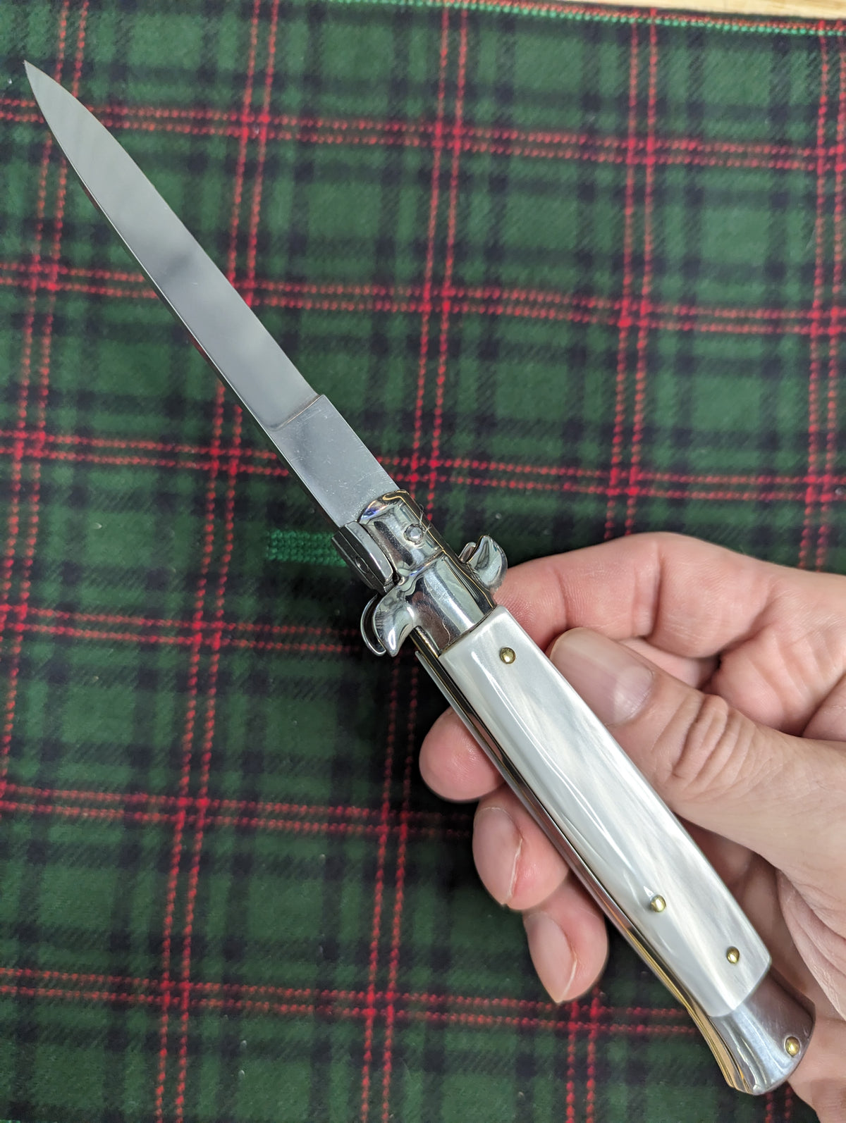 9" OL Imitation White Pearl Flat Grind Italian Stiletto