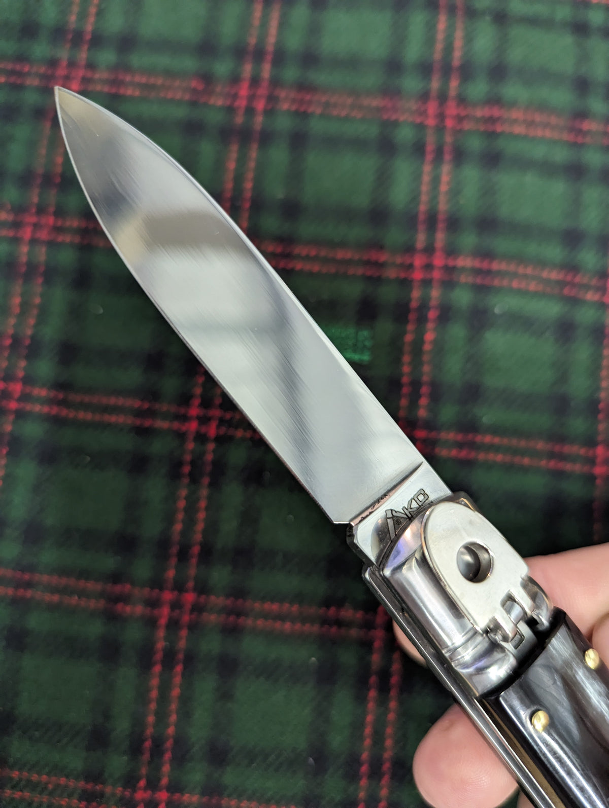 AKC ITALY BUFFALO HORN AUTOMATIC LEVERLOCK 2