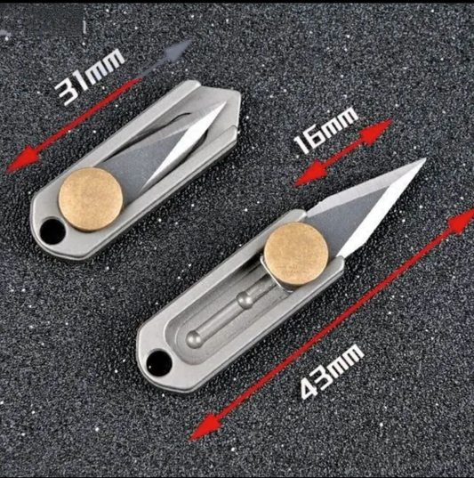 Mini Titanium & Brass Keyring Razor
