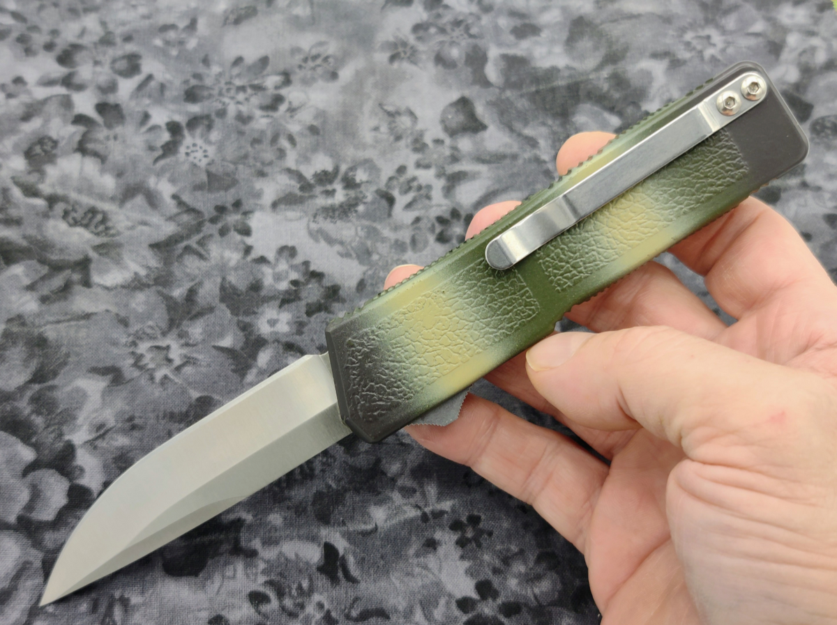 Lightning OTF Knife Green Camo Drop Point Stainless