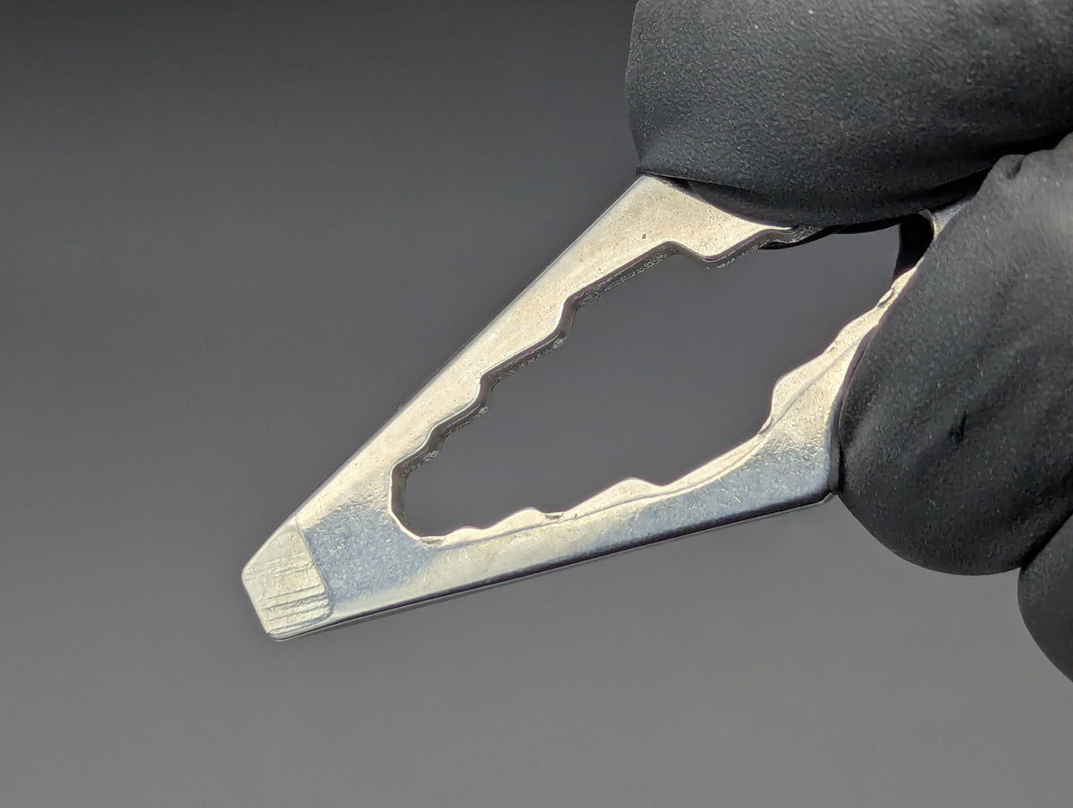 STAINLESS STEEL PUSH PRY MULTI TOOL