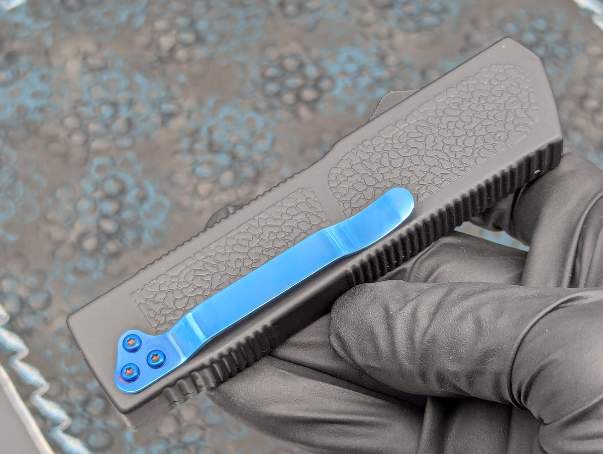 LIGHTNING 2.0 D/A OTF KNIFE BLUE FAUX DAMASCUS