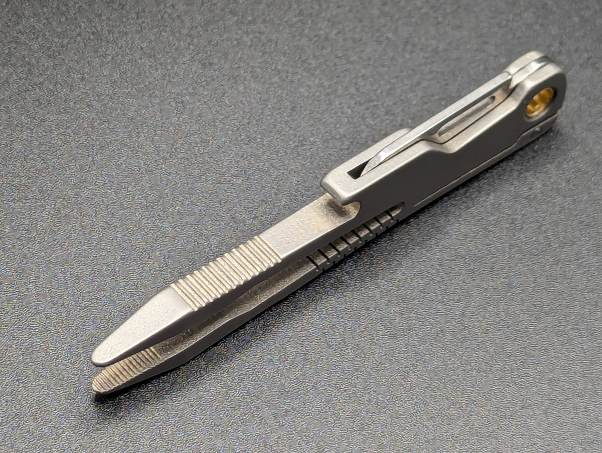 TITANIUM TWEEZER MULTI TOOL w/ 1" D2 BLADE