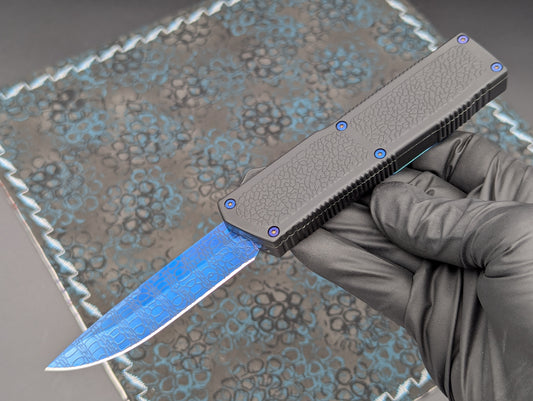 LIGHTNING 2.0 D/A OTF KNIFE BLUE FAUX DAMASCUS