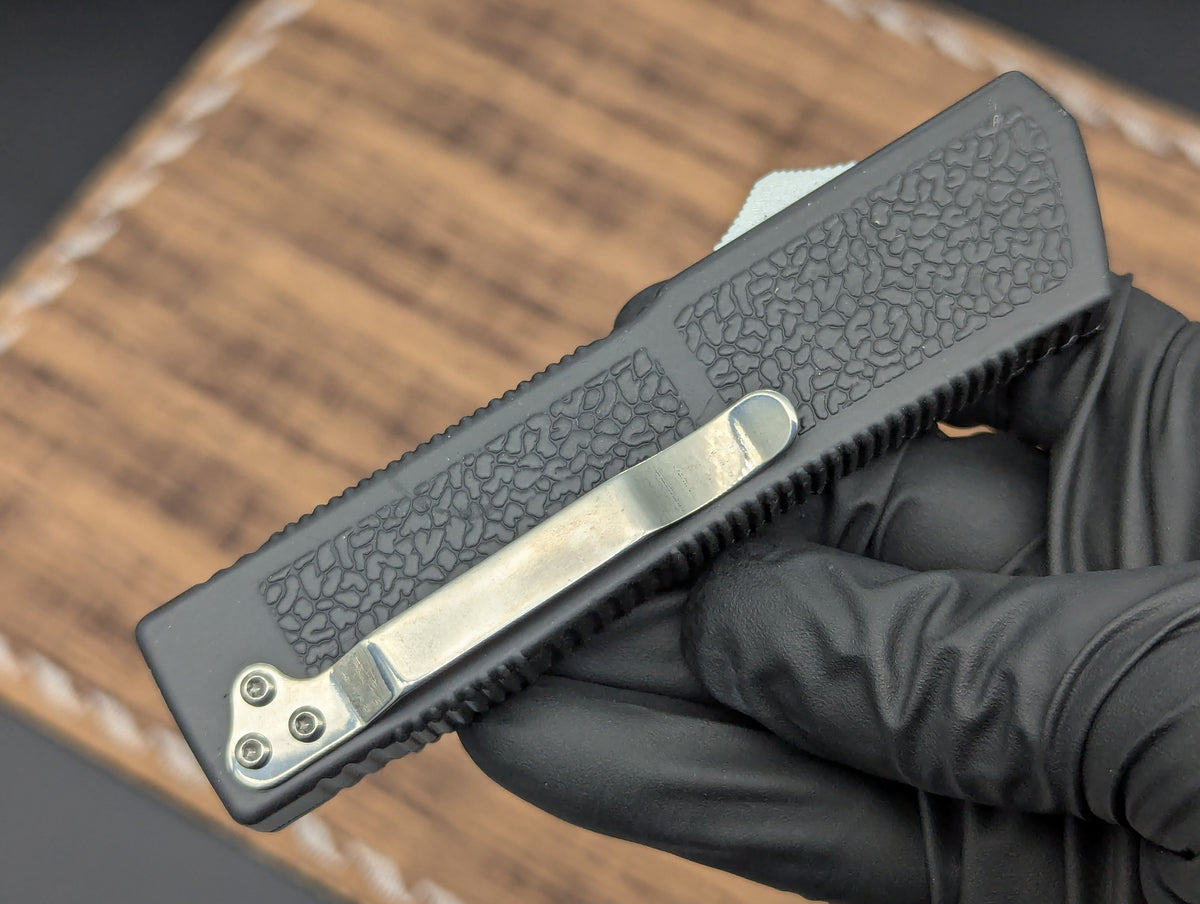 BLACK 2-TONE LIGHTNING 2.0 D/A OTF KNIFE TANTO PLAIN