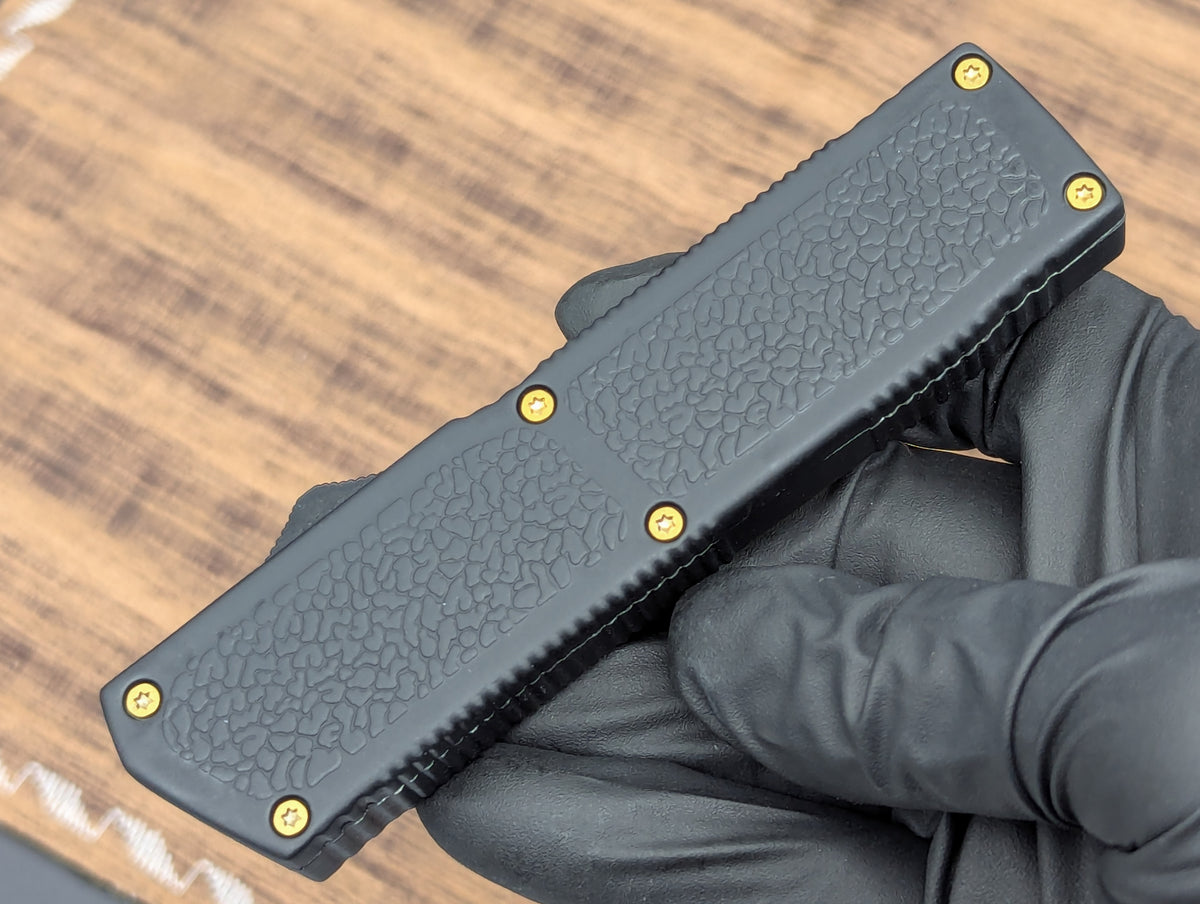 LIGHTNING 2.0 D/A OTF KNIFE GOLD FAUX DAMASCUS