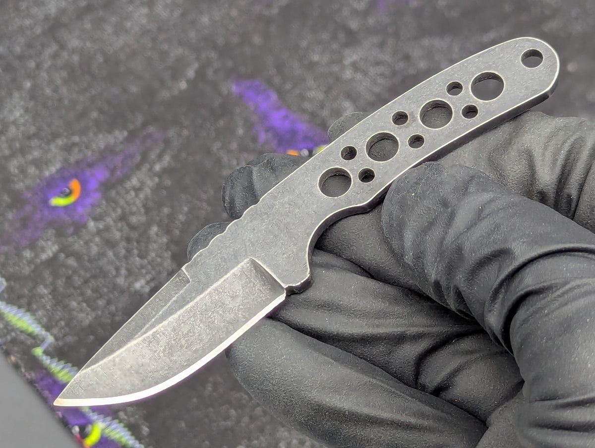 4.25" STONEWASHED FULL TANG MINI NECK KNIFE