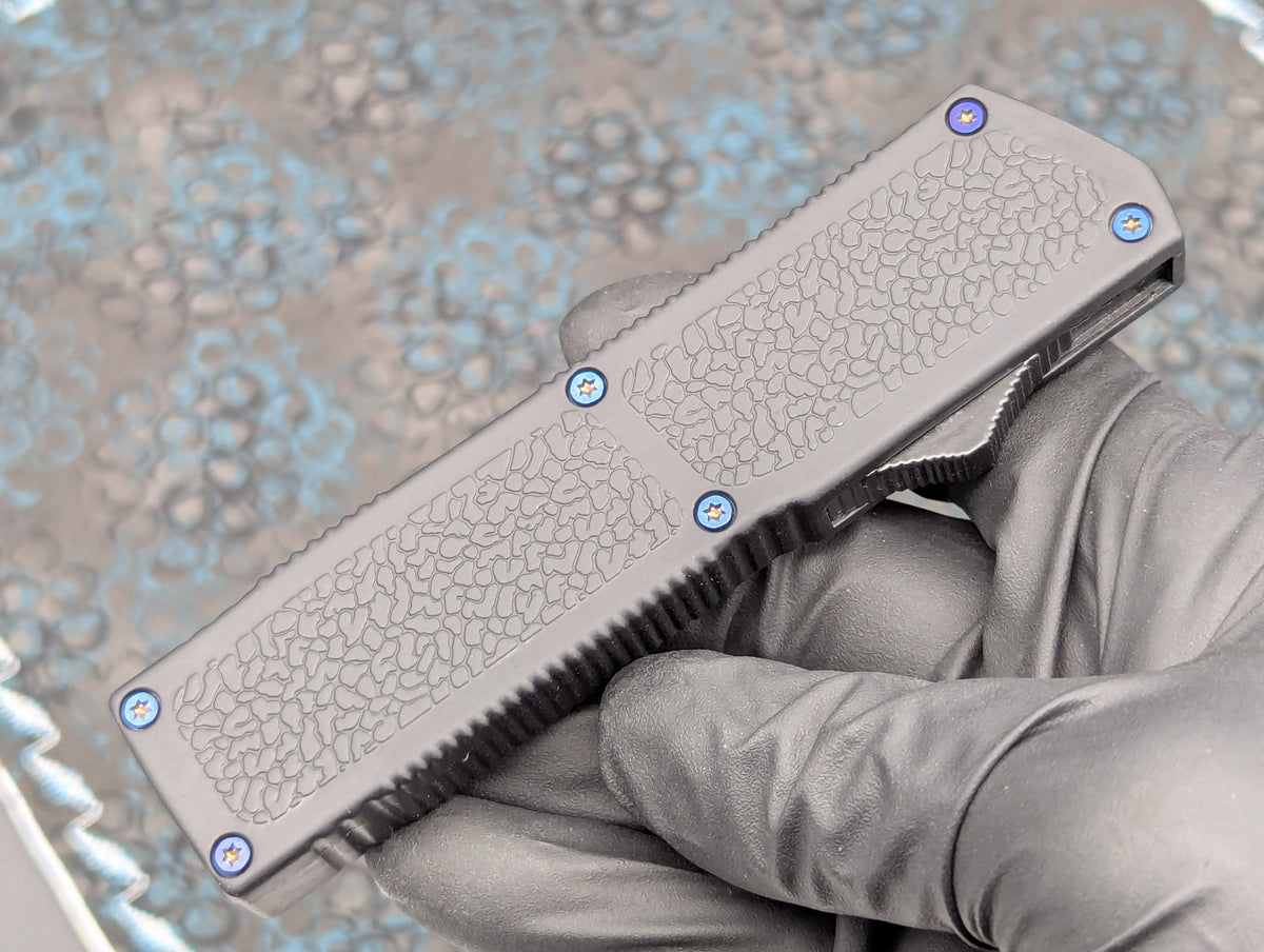 LIGHTNING 2.0 D/A OTF KNIFE BLUE FAUX DAMASCUS