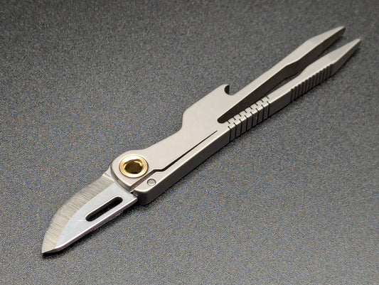 TITANIUM TWEEZER MULTI TOOL w/ 1" D2 BLADE