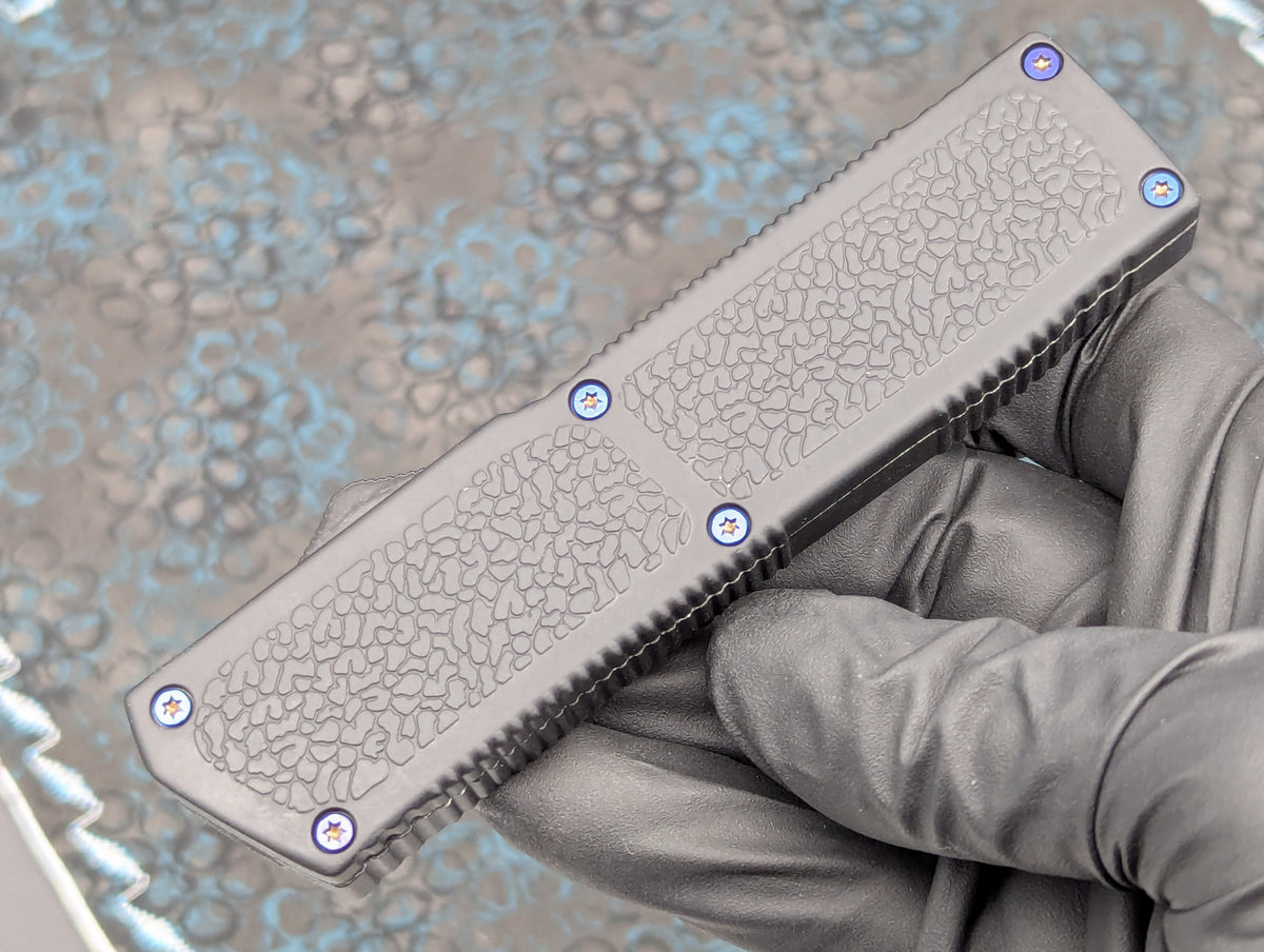LIGHTNING 2.0 D/A OTF KNIFE BLUE FAUX DAMASCUS