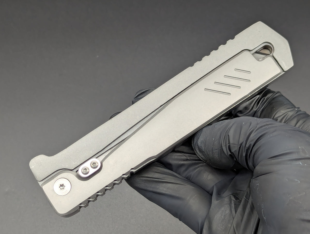 Large Tanto Point Single Edge Gravity Knife