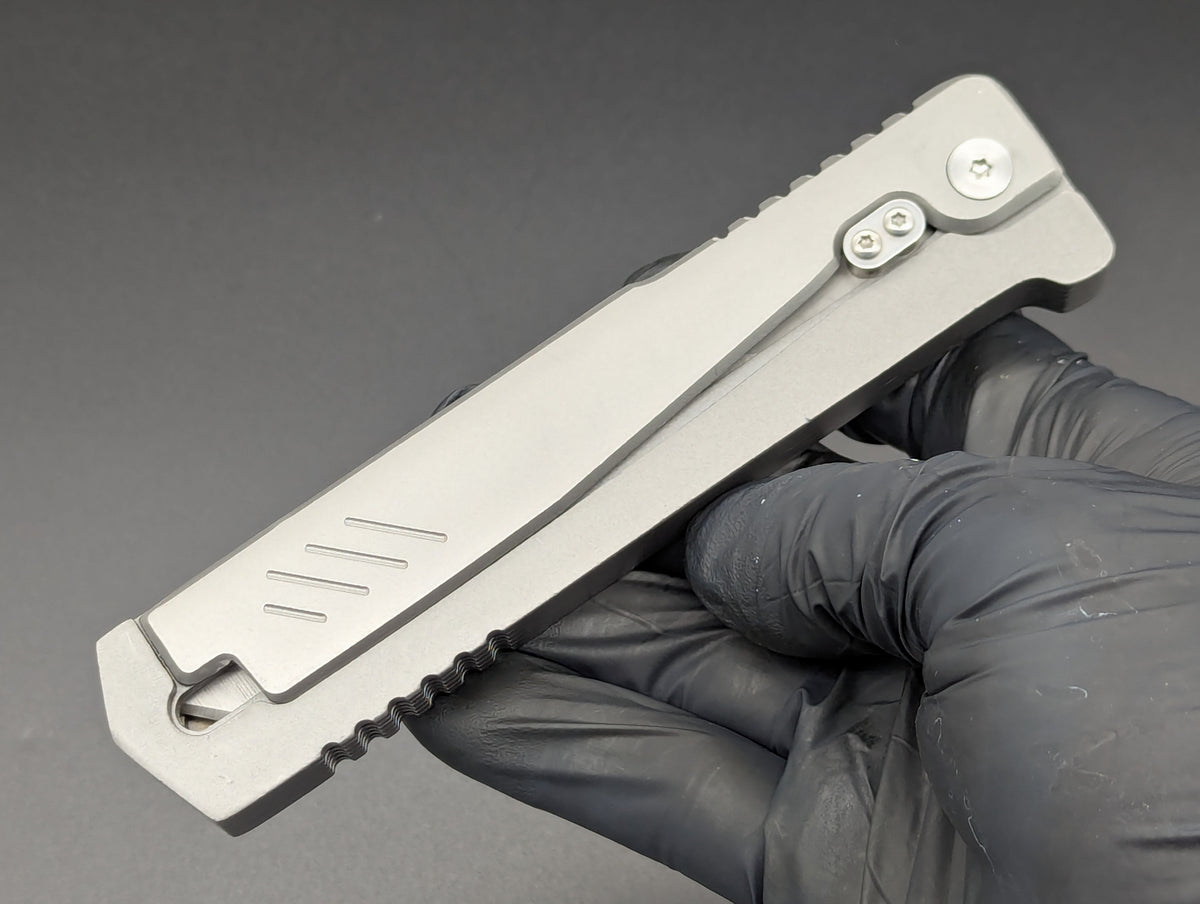 Large Tanto Point Single Edge Gravity Knife