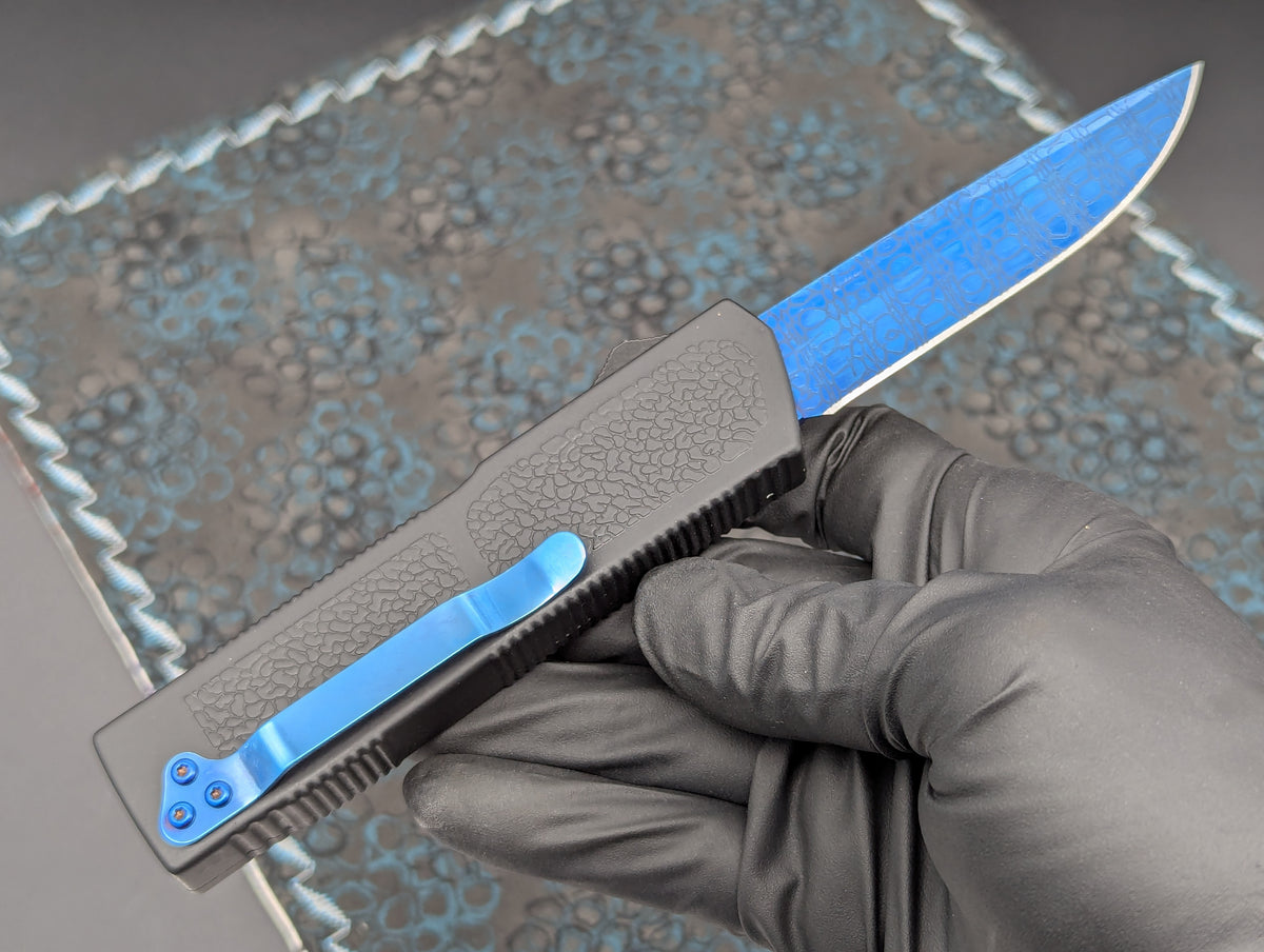 LIGHTNING 2.0 D/A OTF KNIFE BLUE FAUX DAMASCUS