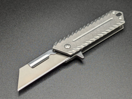 5.5" QUICK OPEN UTILITY RAZOR KNIFE