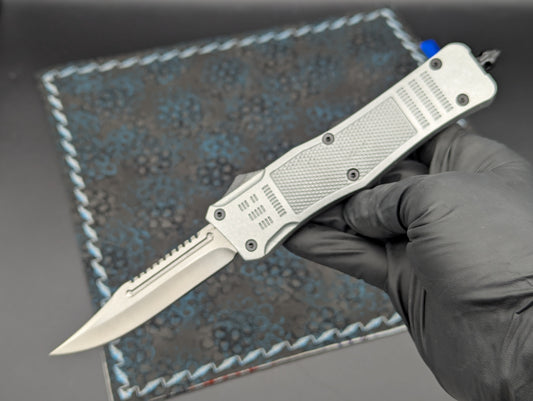 SILVER SHADOW STAINLESS D/A OTF KNIFE RAMBO CLIP