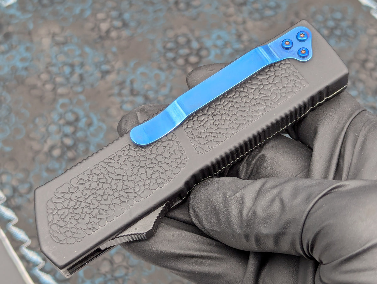 LIGHTNING 2.0 D/A OTF KNIFE BLUE FAUX DAMASCUS