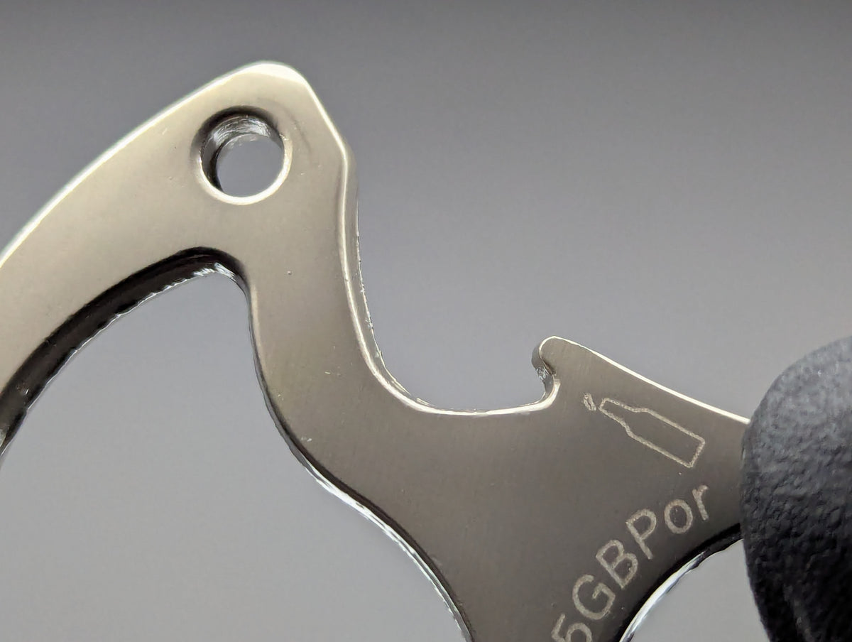 STAINLESS CARABINER SFK GLASS BREAKER KEYRING