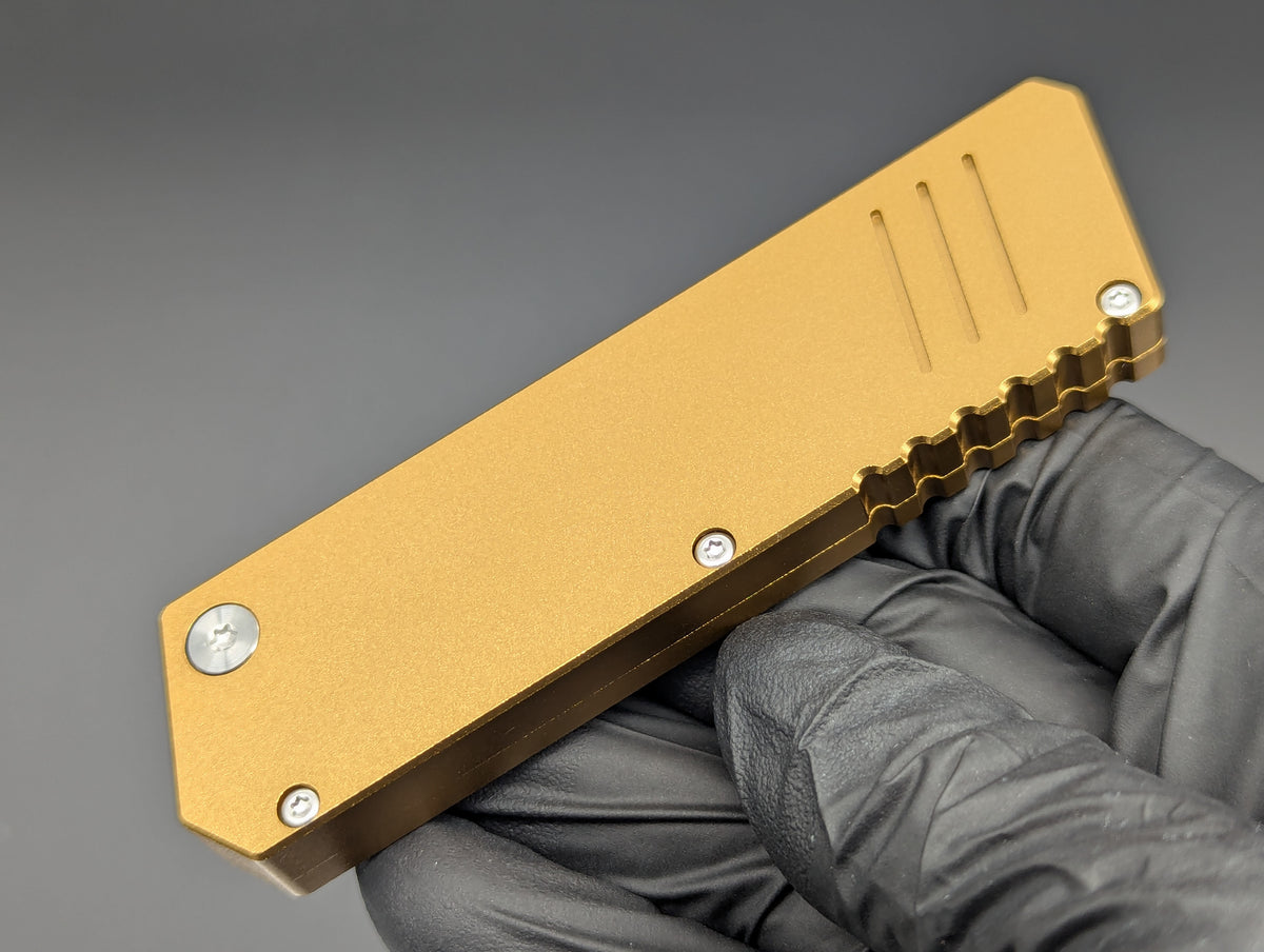 12 PC GOLD MEDIUM SIZED GRAVITY KNIVES