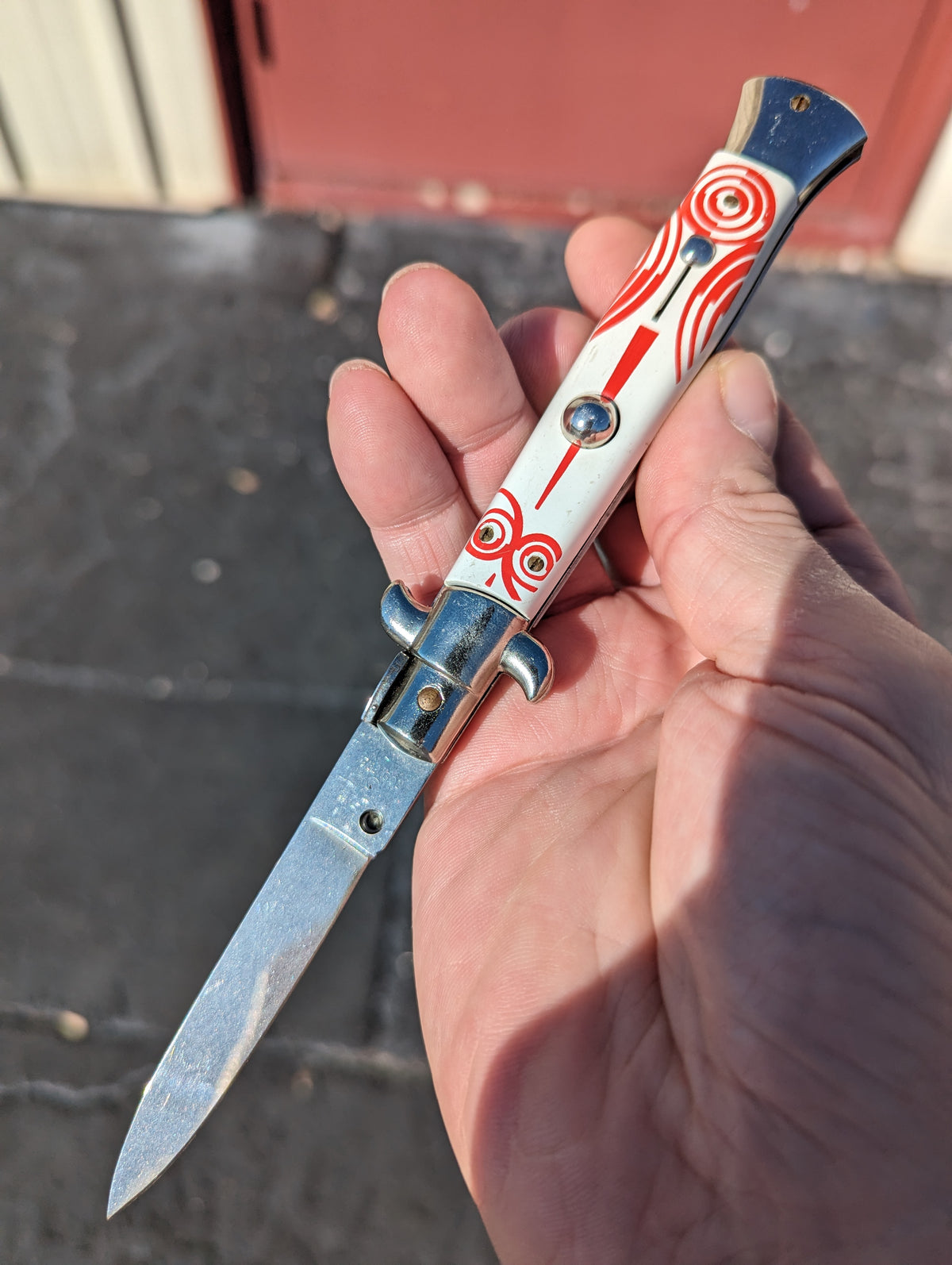 9" NOS VINTAGE FRANK BELTRAME WHITE & RED TRIBAL ITALIAN STILETTO