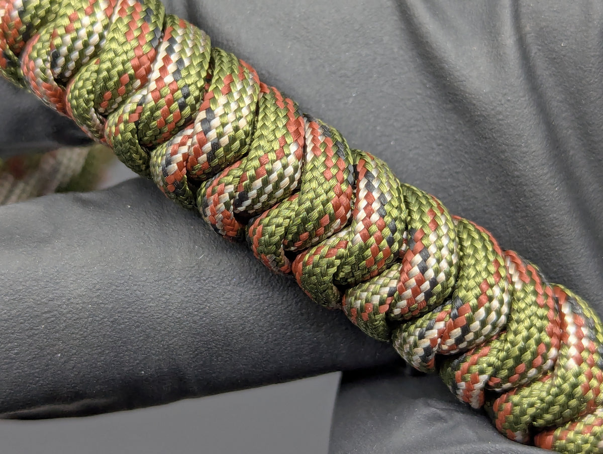 WOODLAND CAMO 550 LB PARACORD MONKEY FIST SELF DEFENSE KEYRING