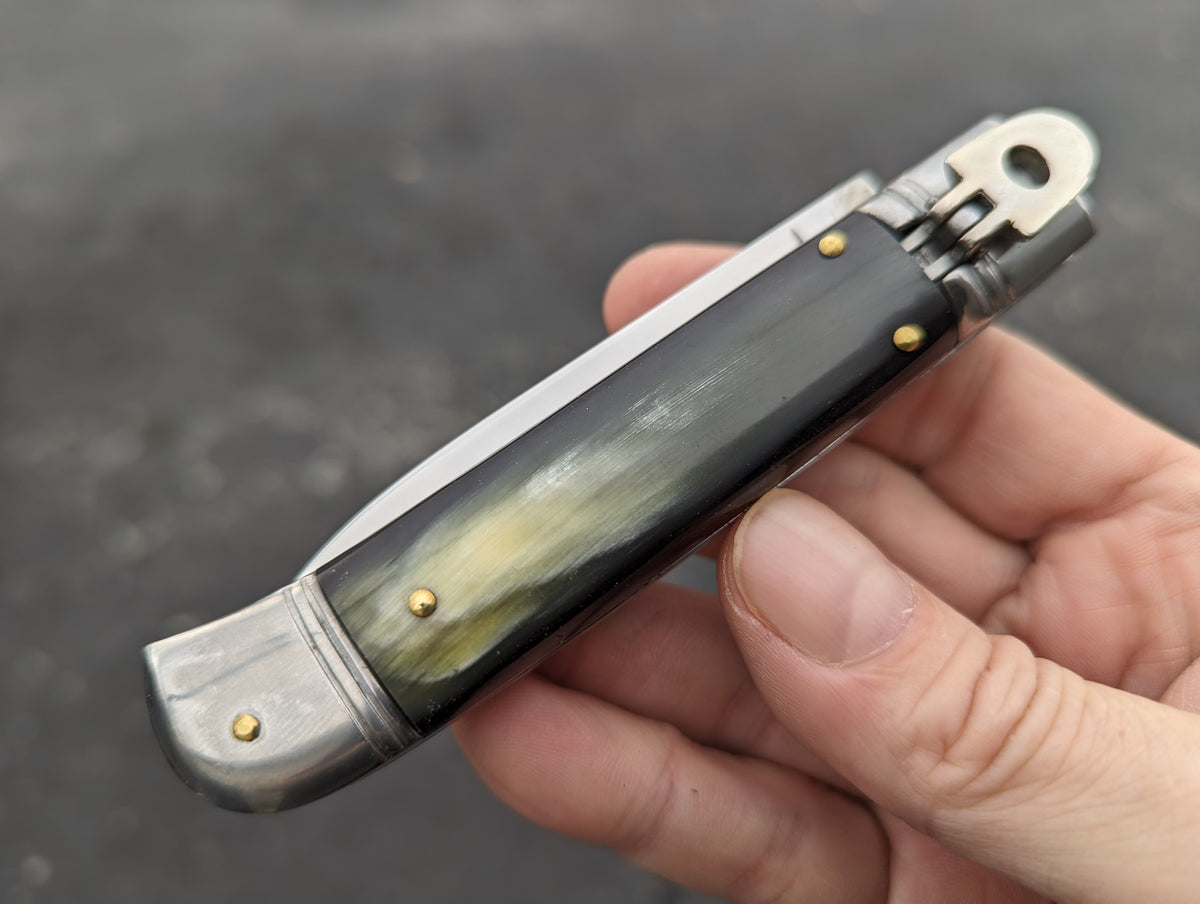 AKC ITALY BUFFALO HORN AUTOMATIC LEVERLOCK 3