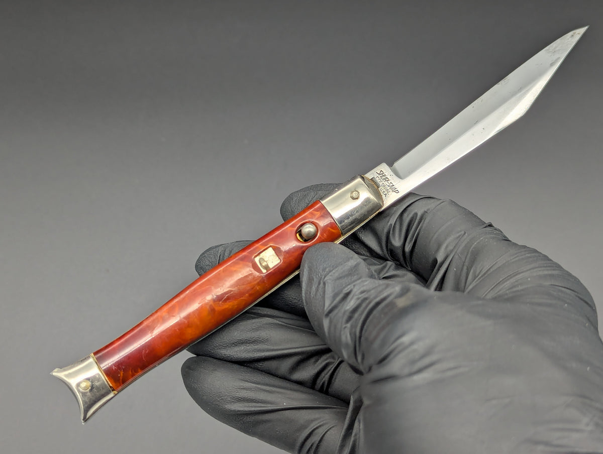 RED SWIRL SHUR-SNAP COLONIAL USA FISHTAIL SWITCHBLADE