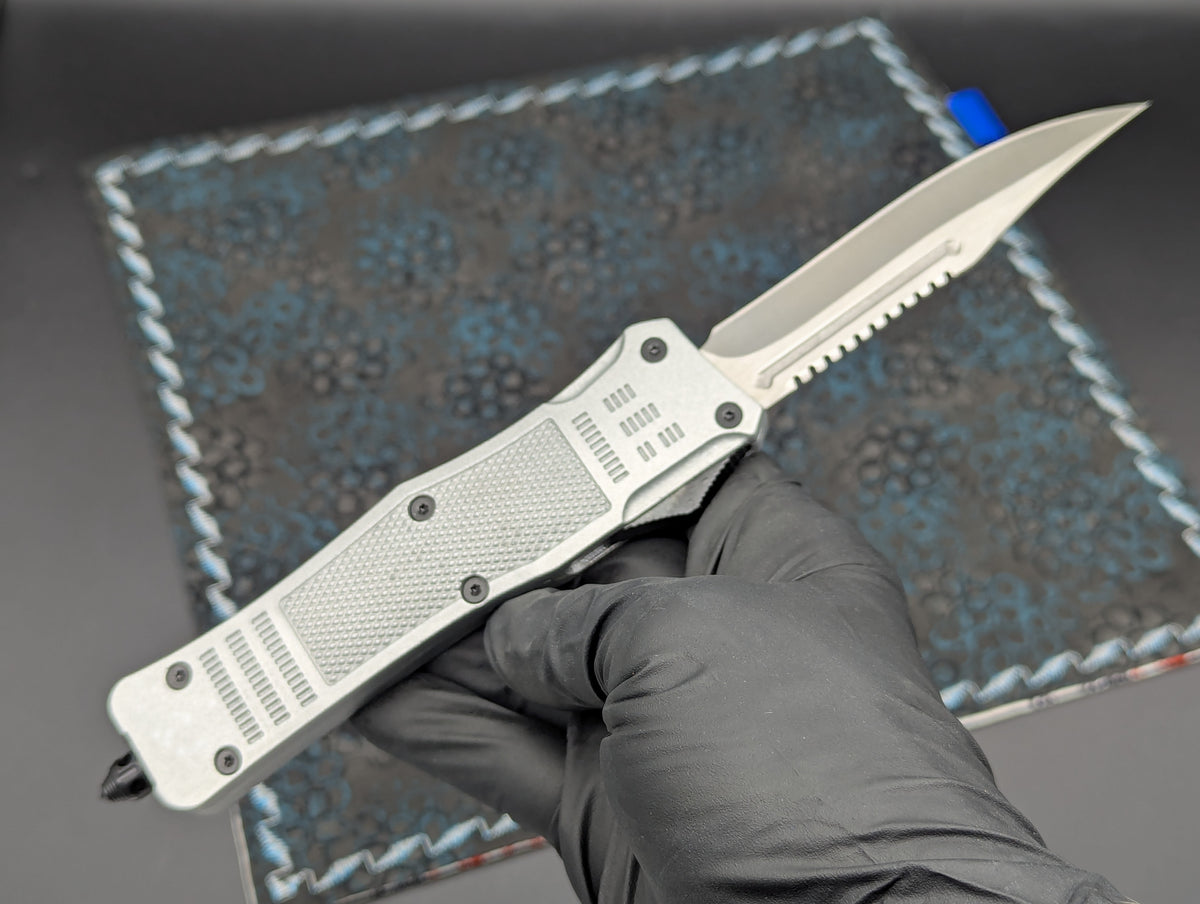 SILVER SHADOW STAINLESS D/A OTF KNIFE RAMBO CLIP