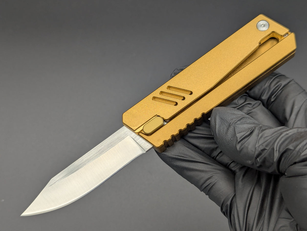 12 PC GOLD MEDIUM SIZED GRAVITY KNIVES