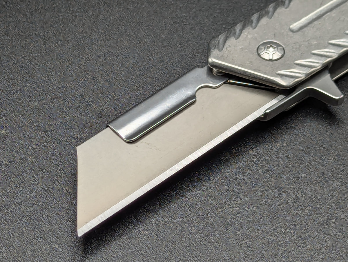 5.5" QUICK OPEN UTILITY RAZOR KNIFE