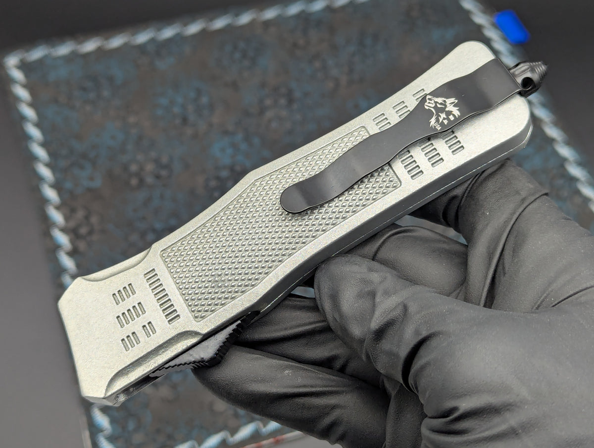 SILVER SHADOW STAINLESS D/A OTF KNIFE RAMBO CLIP