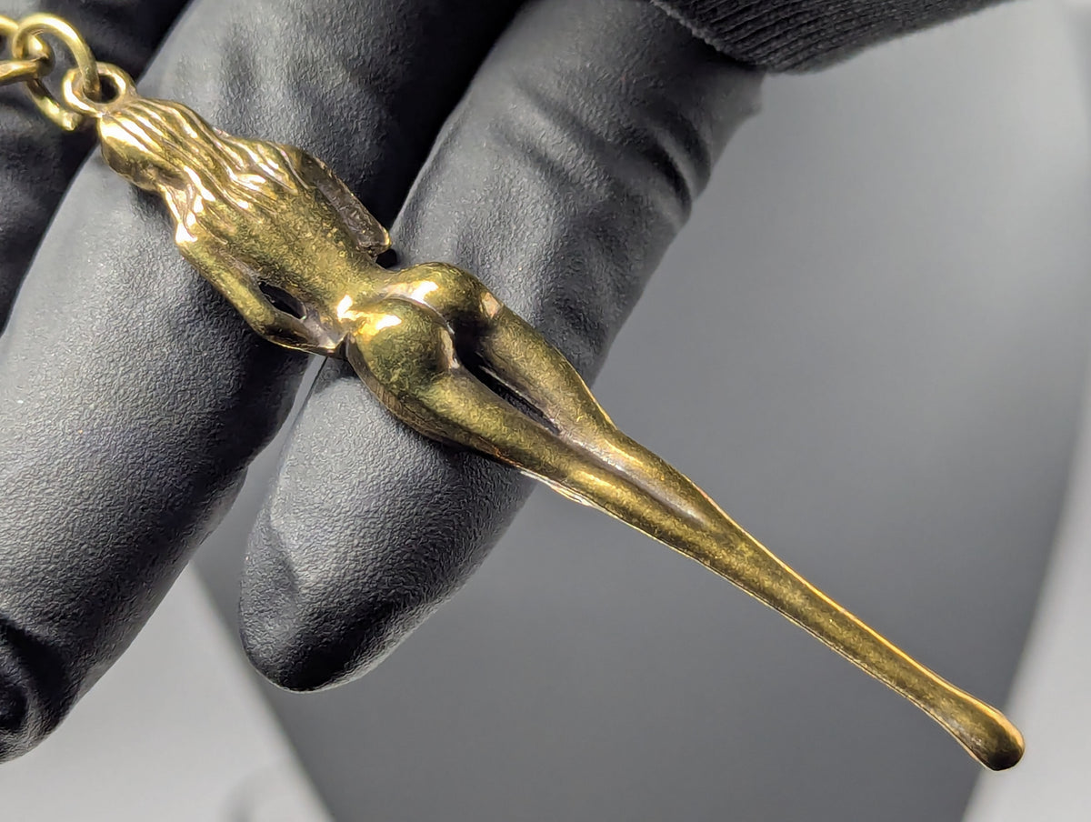 ANCIENT BRONZE BURLESQUE NUDIE TOOTSKI PARTY SPOON KEYRING
