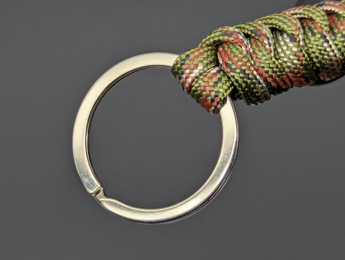 WOODLAND CAMO 550 LB PARACORD MONKEY FIST SELF DEFENSE KEYRING